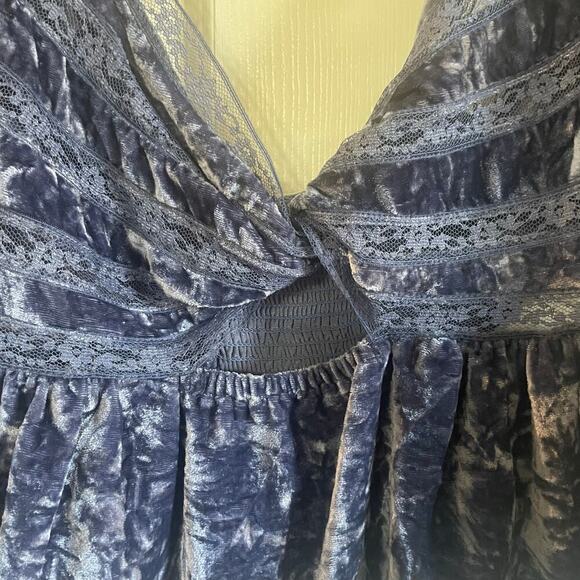 Free People Yours Truly velvet peplum top in purplish/blue size Medium - Picture 5 of 15